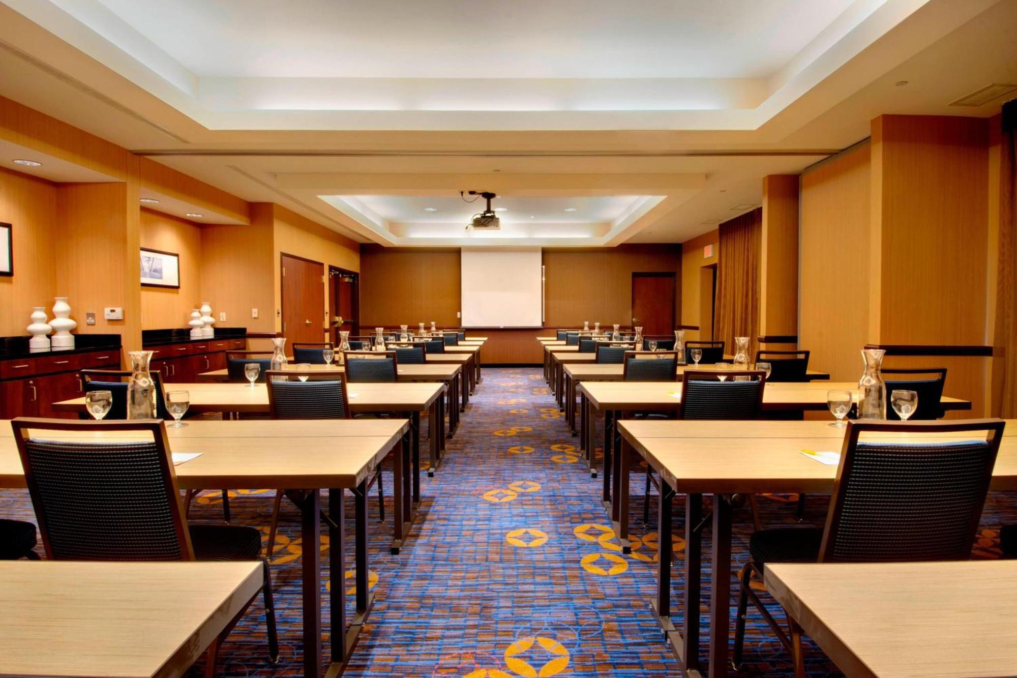 Courtyard By Marriott Madison East Hotell Eksteriør bilde