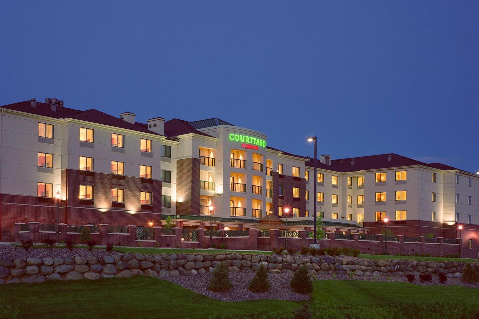 Courtyard By Marriott Madison East Hotell Eksteriør bilde