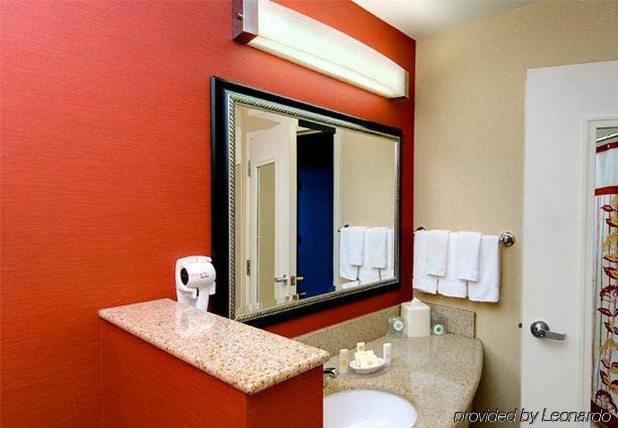 Courtyard By Marriott Madison East Hotell Eksteriør bilde