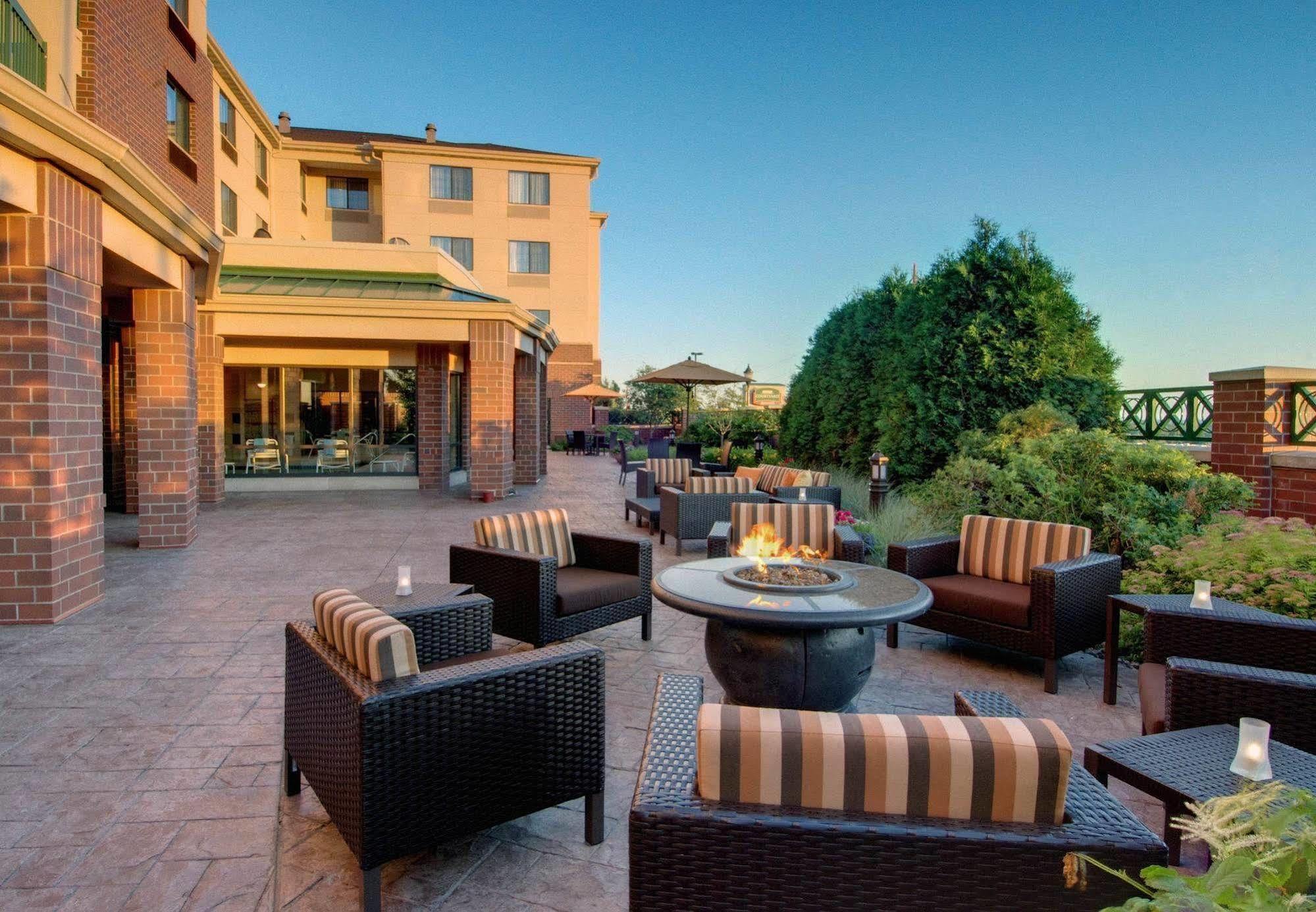 Courtyard By Marriott Madison East Hotell Eksteriør bilde